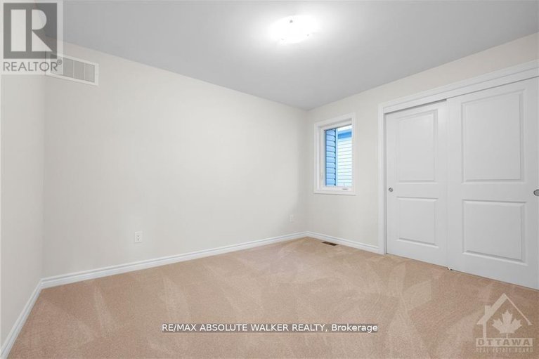 28242948/702-du-rivage-street/town-of-rockland/clarence-rockland/ontario/K4K0K1_21