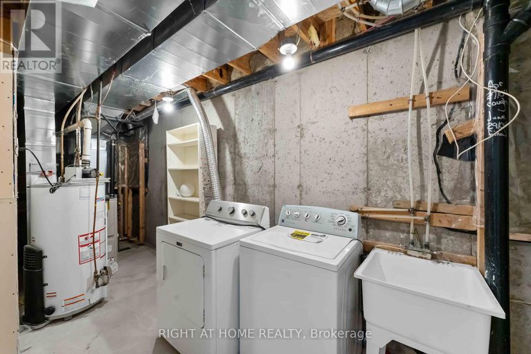 28840958/421-hillsboro-private/emerald-meadowstrailwest/ottawa/ontario/K2M3A7_26