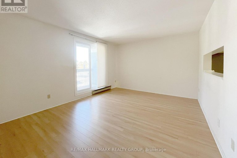 29424818/310-214-viewmount-drive/borden-farmstewart-farmcarleton-heightsparkwood-hills/ottawa/ontario/K2E7X3_7