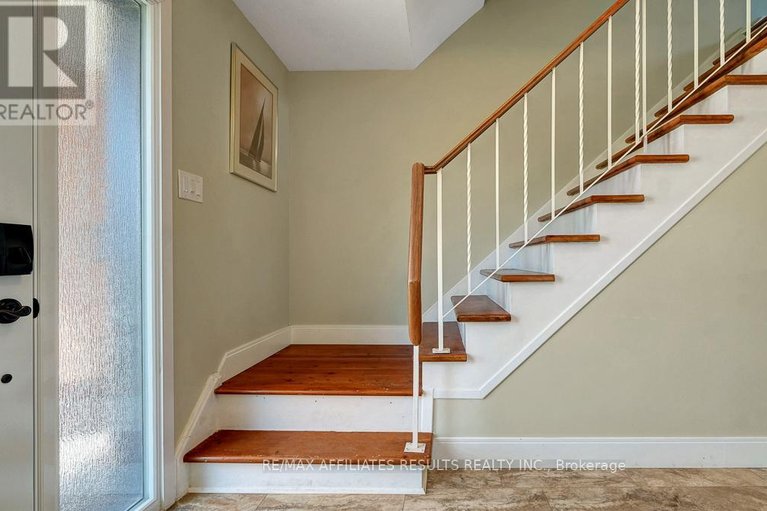 29657877/13-redfox-place/bridlewood/ottawa/ontario/K2M1C8_5