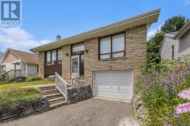 28615266/1219-vancouver-avenue/ellwood/ottawa/ontario/K1V6V2_3