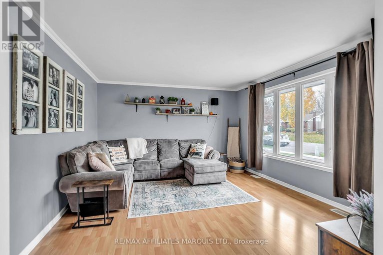 29072525/17-napier-street/ingleside/south-stormont/ontario/K0C1M0_2