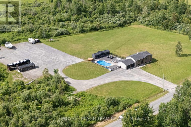 28504851/883-craig-road/north-grenville-twp-kemptville-south/north-grenville/ontario/K0G1S0_2