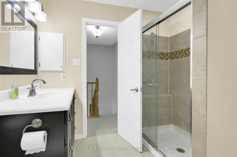 28860482/74-markland-crescent/barrhaven-east/ottawa/ontario/K2G5Z6_28