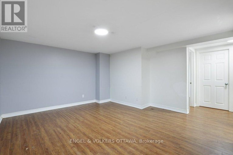 28561500/919-bermuda-avenue/carson-meadows/ottawa/ontario/K1K0V8_22