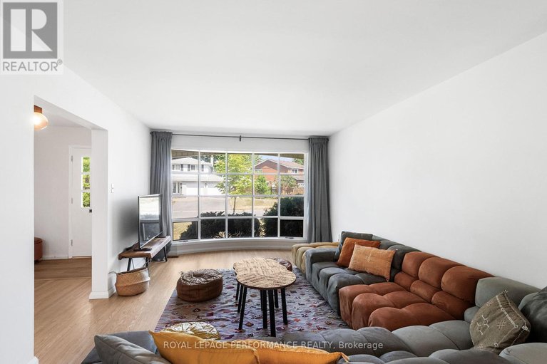 28731610/33-woodview-crescent/blackburn-hamlet/ottawa/ontario/K1B3B1_6