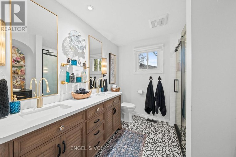 29645415/1-erinlea-court/pineglencountry-place/ottawa/ontario/K2E7C8_21