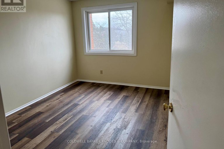 28502288/404-325-centrum-boulevard/bilberry-creekqueenswood-heights/ottawa/ontario/K1E3W8_6