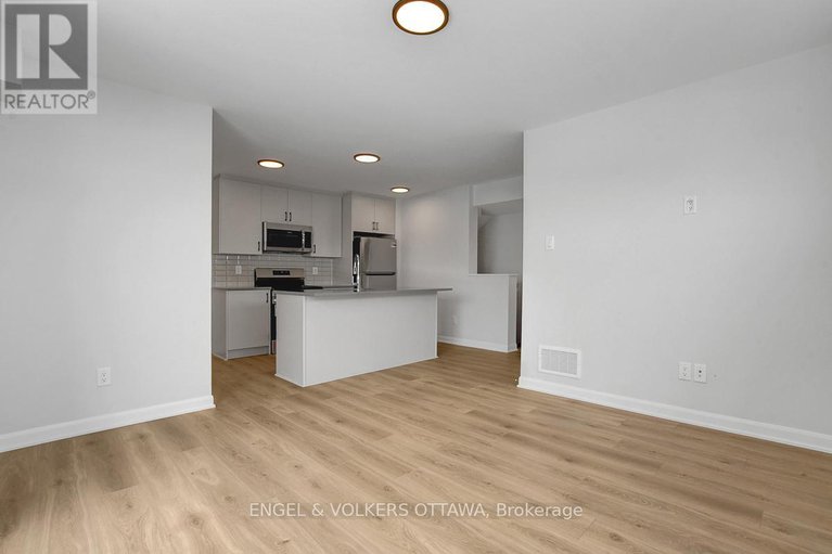 29432303/12-801-glenroy-gilbert-drive/strandherd/ottawa/ontario/K2J5R6_18