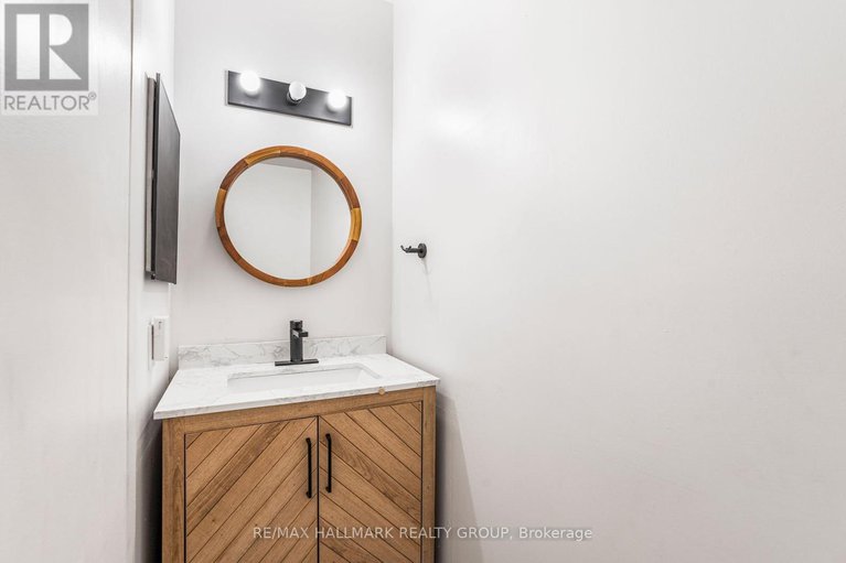 28216867/1985-woods-street/town-of-rockland/clarence-rockland/ontario/K4K1H7_5