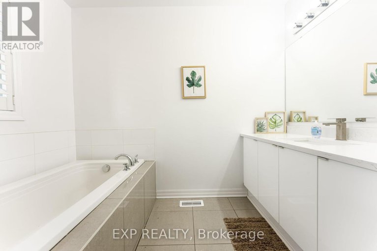 28328665/137-hawkeswood-drive/riverside-southgloucester-glen/ottawa/ontario/K4M0E6_23