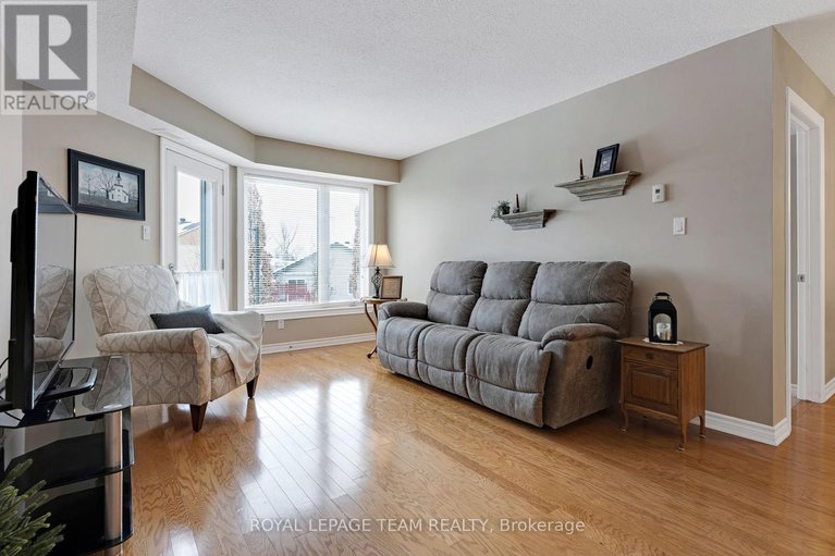 29357377/205-398-van-buren-street/kemptville/north-grenville/ontario/K0G1J0_20