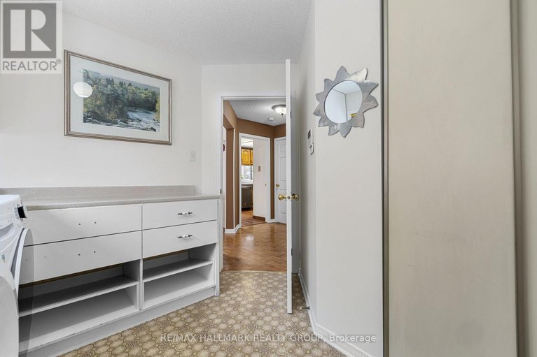 29328727/944-greenbriar-avenue/carleton-heights/ottawa/ontario/K2C3V7_16