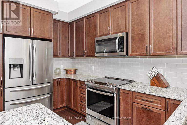 28564716/526-edenwylde-drive/remainder-of-stittsville-area/ottawa/ontario/K2S2K4_9