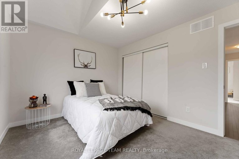 29118048/3040-travertine-way/half-moon-bay/ottawa/ontario/K2J6W9_36