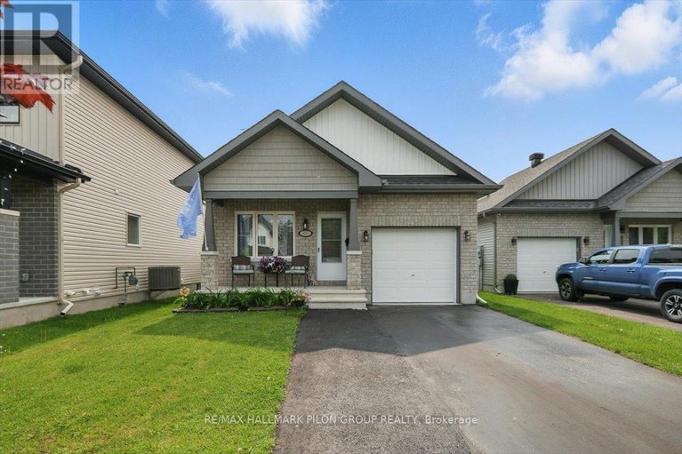 28477284/637-robert-street/town-of-rockland/clarence-rockland/ontario/K4K0J8_1