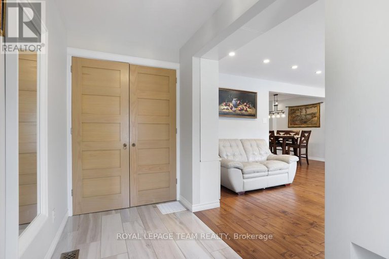 28576790/807-maplecrest-avenue/mckellar-heightsglabar-park/ottawa/ontario/K2A2Z7_3