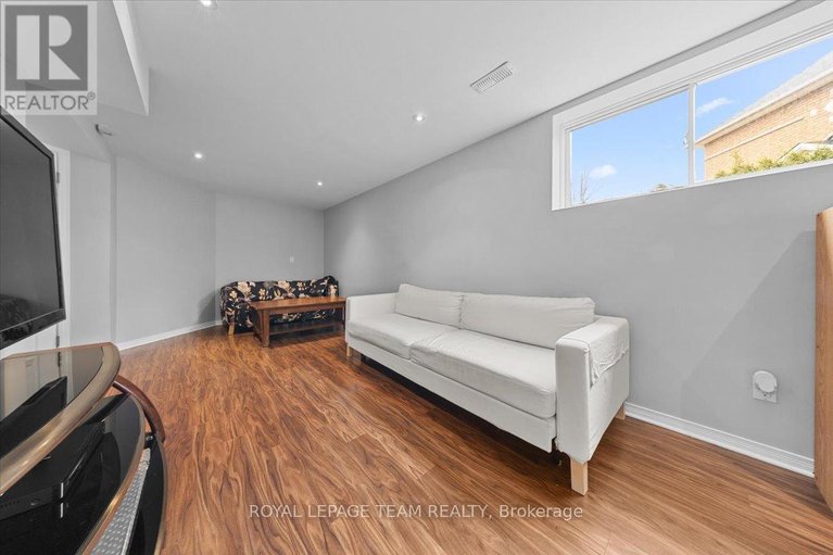 29626575/79-saddlesmith-circle/emerald-meadowstrailwest/ottawa/ontario/K2M2Y5_37