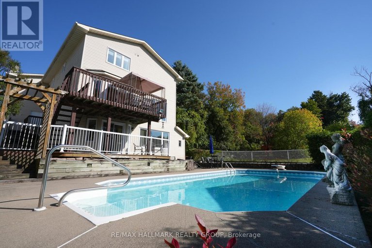 29338988/1354-gaultois-avenue/chateauneuf/ottawa/ontario/K1C3G6_3