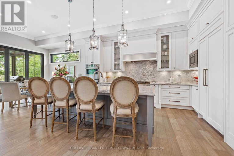 28142175/10-leaver-avenue/city-viewskylinefisher-heightsparkwood-hills/ottawa/ontario/K2E5P6_11
