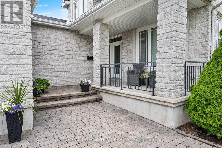 28807966/49-savuto-way/meadowlandscrestview/ottawa/ontario/K2G2T2_2