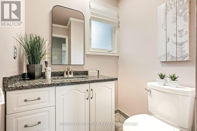 28741168/2128-hubbard-crescent/beacon-hill-north/ottawa/ontario/K1J6L2_17