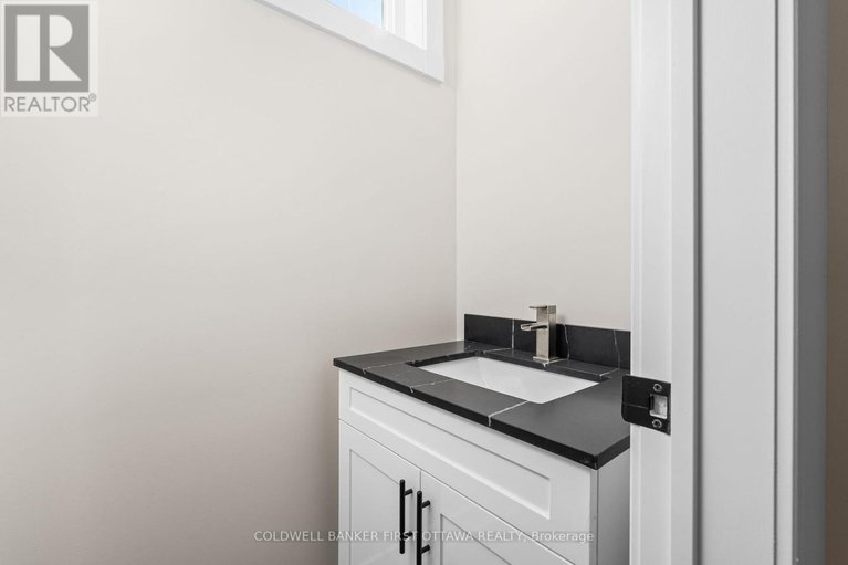 28450244/279-enclave-walk/mer-bleuebradley-estatesanderson-park/ottawa/ontario/K1W0J5_8