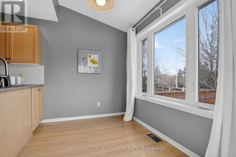 29460136/21-baton-court/katimavik/ottawa/ontario/K2L4C8_21