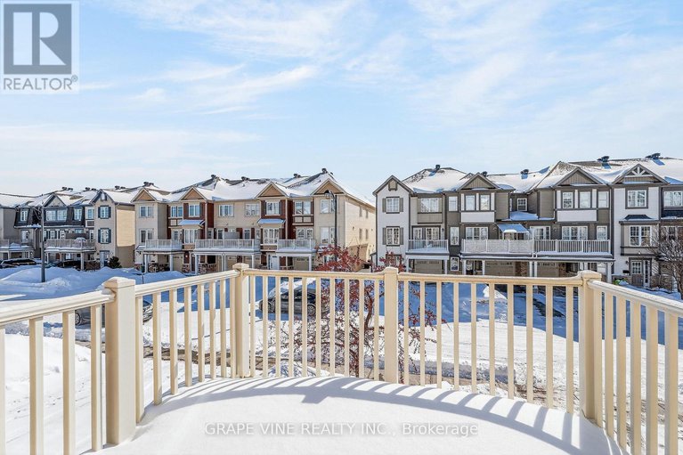 29419636/330-sweet-grass-circle/half-moon-bay/ottawa/ontario/K2J5W9_11