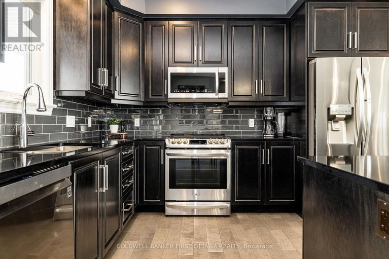 29400692/120-stirling-crescent/north-grenville-twp-kemptville-east/north-grenville/ontario/K0G1J0_13