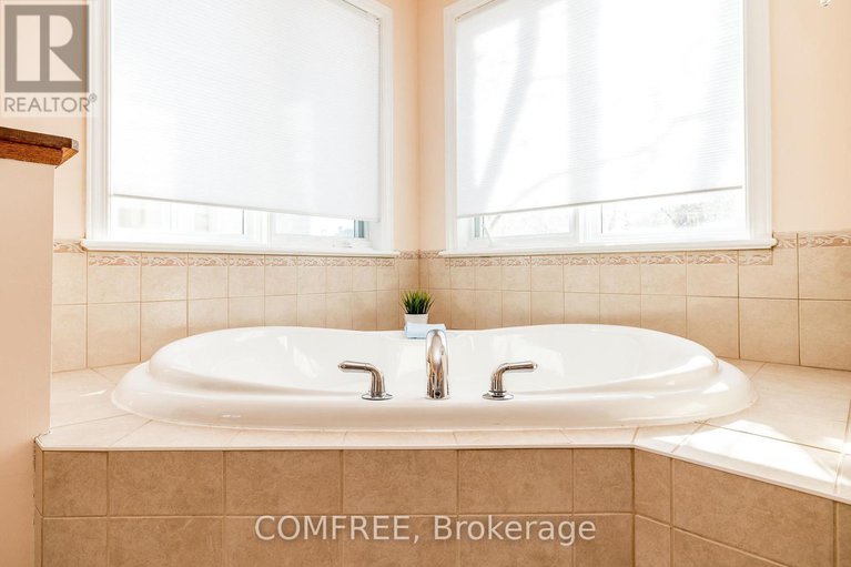 28184770/14-escade-drive/barrhaven-east/ottawa/ontario/K2G6R9_27
