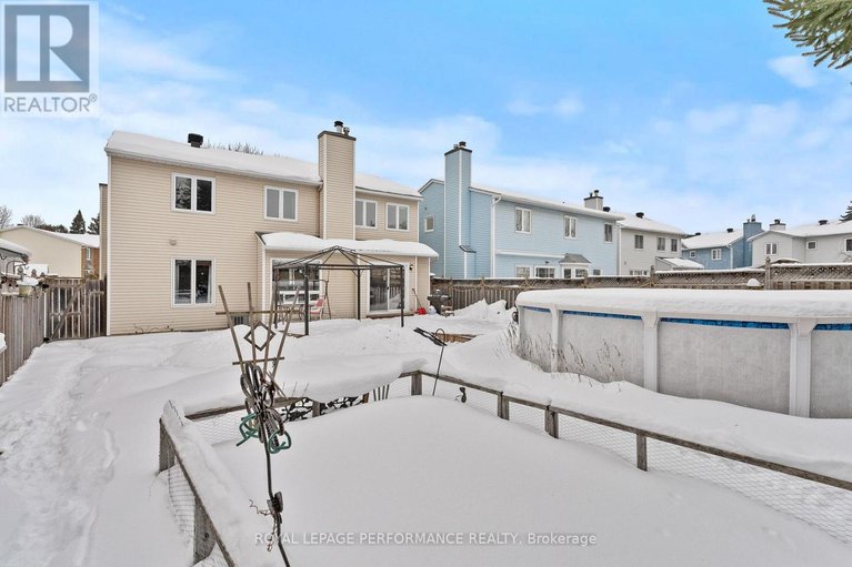 29329137/690-princess-louise-drive/fallingbrookridgemount/ottawa/ontario/K4A2C1_38