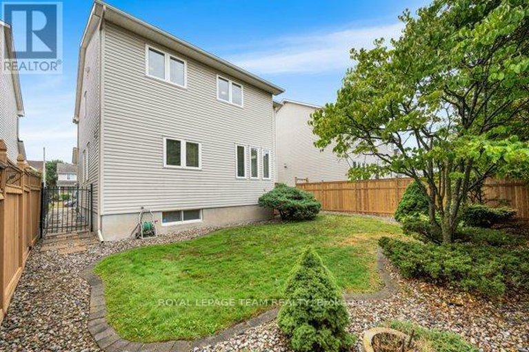 28805295/1575-winterport-way/fallingbrookpineridge/ottawa/ontario/K4A4C3_27