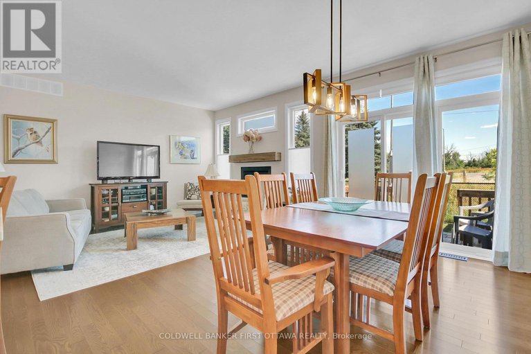 28739997/893-artemis-circle/manotick-south-to-roger-stevens/ottawa/ontario/K4M0H7_10