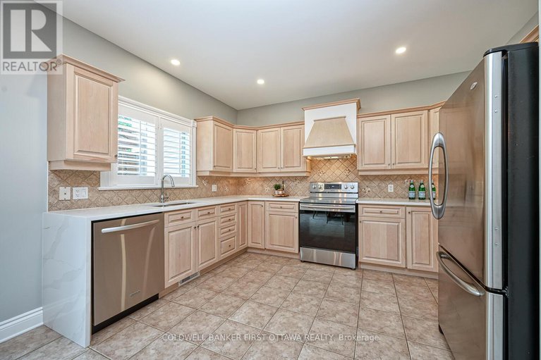 28556106/105-sirocco-crescent/stittsville-north/ottawa/ontario/K2S2C9_13