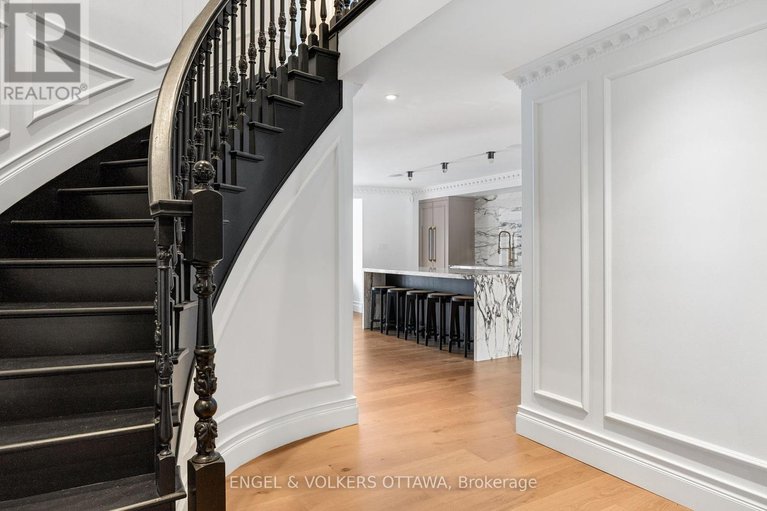 28092121/1041-brandywine-court/manotick-long-island-nicholls-island/ottawa/ontario/K4M1J2_4