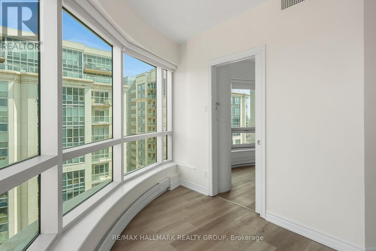 29651498/2404-234-rideau-street/sandy-hill/ottawa/ontario/K1N0A9_15