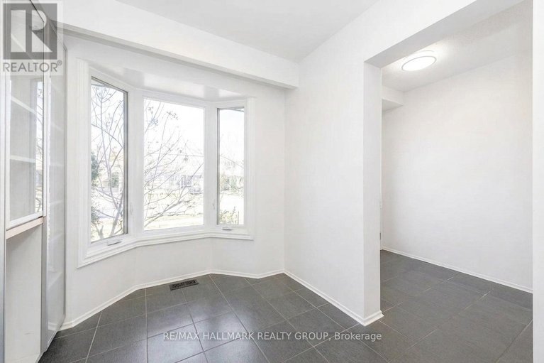 29684992/6382-st-louis-drive/hiawatha-parkconvent-glen/ottawa/ontario/K1C2Y1_4