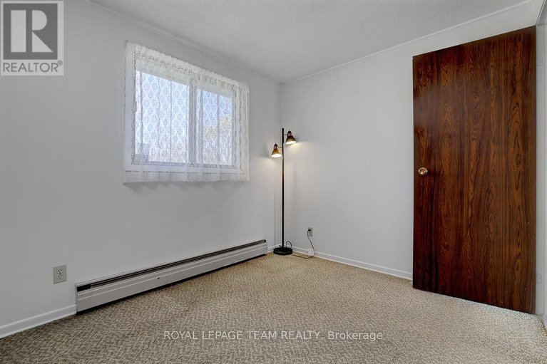 29655714/5523-mitch-owens-road/manotick-south-to-roger-stevens/ottawa/ontario/K1X1C2_19