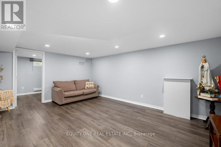 28621655/1041-wiseman-crescent/riverside-park/ottawa/ontario/K1V8J3_24