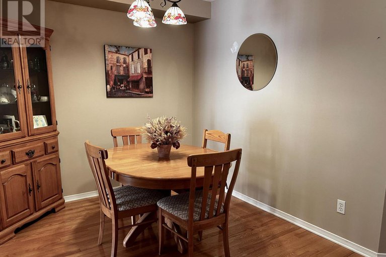 28666132/15-santa-cruz-private/riverview-park/ottawa/ontario/K1G6M5_7