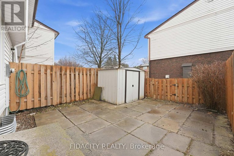 29621075/31-16-glencoe-street/arlington-woods/ottawa/ontario/K2H8S6_34