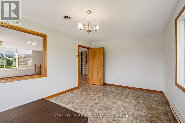 28605188/20397-park-crescent/south-glengarry-charlottenburgh-twp/south-glengarry/ontario/K0C1L0_12