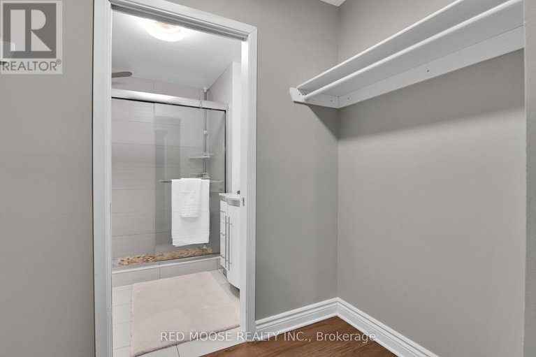 28966655/21-ramsgate-private/mooneys-bayriverside-park/ottawa/ontario/K1V8M4_22
