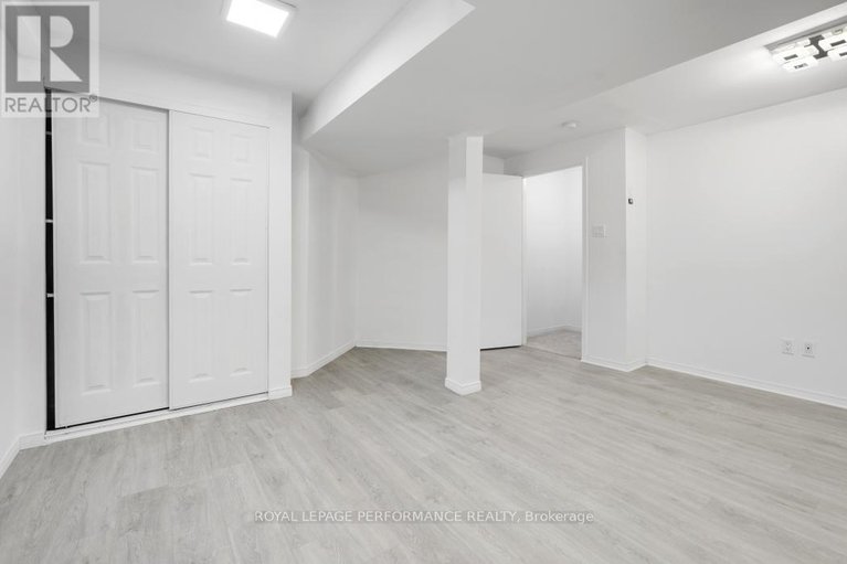 28601739/1416-caravel-crescent/bilberry-creekqueenswood-heights/ottawa/ontario/K1E3X4_26