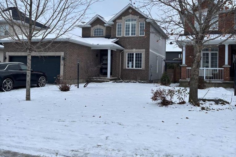 29107094/78-friendly-crescent/stittsville-south/ottawa/ontario/K2S2B5_1