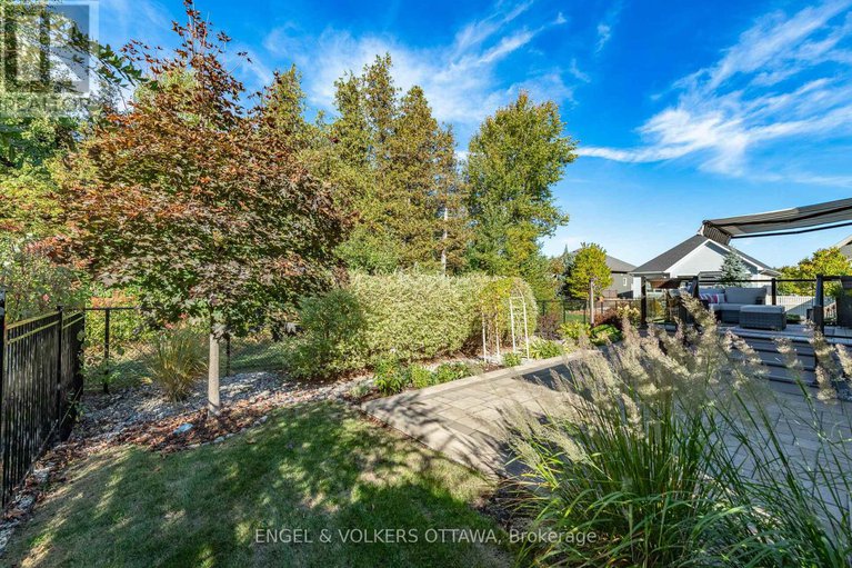 28975744/303-equinelle-drive/north-grenville-twp-kemptville-south/north-grenville/ontario/K0G1J0_17