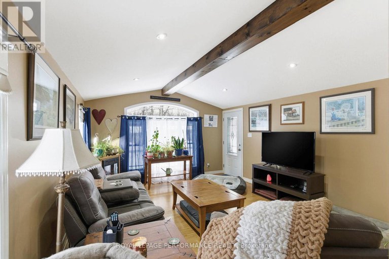 29238691/6149-poirier-avenue/south-glengarry-charlottenburgh-twp/south-glengarry/ontario/K0C2J0_14