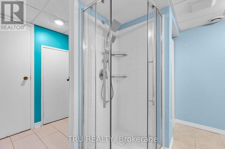 28925515/715-mooneys-bay-place/mooneys-bayriverside-park/ottawa/ontario/K1V8W4_36