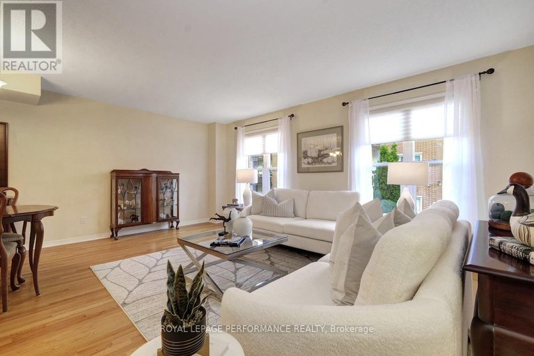 29081363/169-arcola-private/overbrookcastle-heights/ottawa/ontario/K1K4W9_9